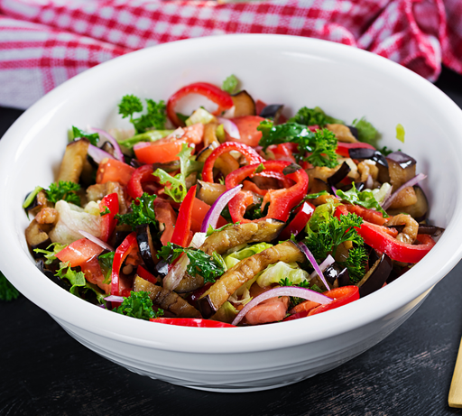 Salade de crudité, sauce à l'asiatique