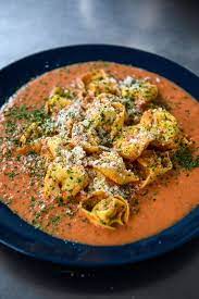 Tortellini Ricotta & Epinard frais sauce Tomate
